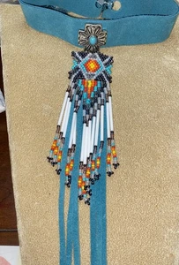 COLLANA GIROCOLLO STILE NATIVO Artigianale Turchese PERLINE ETNICA Scamosciato Frangia Boho - Foto 1 di 7