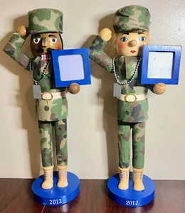 Par 2012 Edición Limitada Cascanueces del Ejército Coleccionables con Marco de Imagen Azul - Imagen 1 de 6