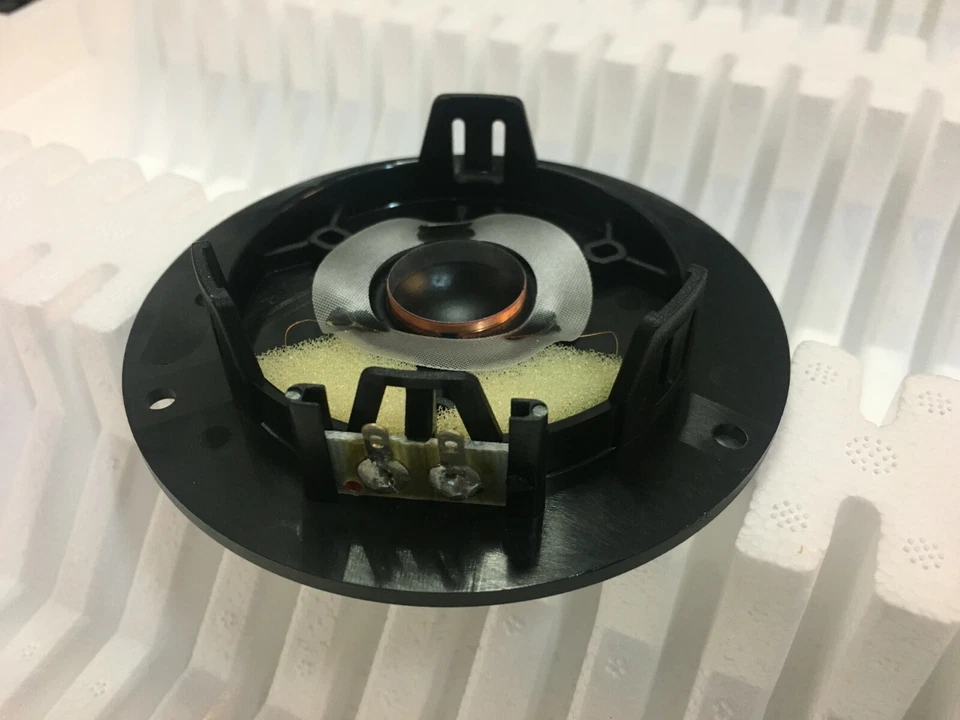 Kit de reconocimiento original para tweeter Vifa D19TD-05 8 ohmios nuevo //ARMENS//  Foto 1 de 3