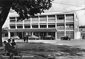 A8617) MODENA STAZIONE AUTOCORRIERE ANIMATA - Picture 1 of 2