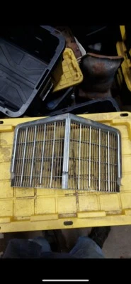 Pontiac Grand Prix 1972 parrilla superior delantera malla OEM Foto 1 de 4