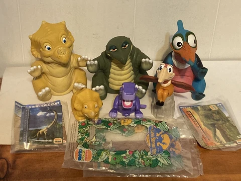 Vtg Lot Of 6 Land Before Time Dinosaur Hand Puppets & Toys Pizza Hut Burger King Cover