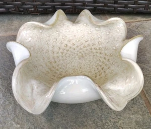 Vintage Murano Art Glass Bowl White Gold Flecks Bullicante Scalloped Edges - Picture 1 of 9