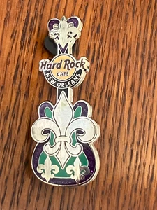 Hard Rock Cafe New Orleans Fleur de Lis Karneval Gitarre Pin - Bild 1 von 1