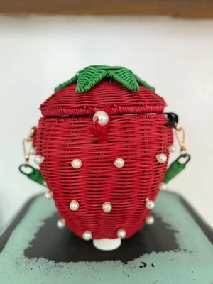 Limited Kate Spade x Target - TOTALMENTE NUEVO Bolso Cubo Fresa Adornado con Perlas Foto 1 de 4