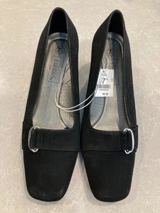Basic Editions Women's Black Suede Pump Heels with Buckle - Size 7 1/2 - Picture 1 of 7
