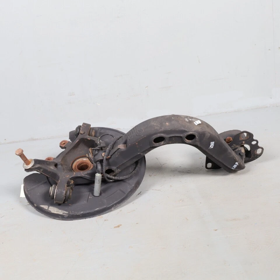 2001-2006 BMW M3 Left Rear Trailing Control Arm Hub 33322229685 OEM Used - Image 1 of 4