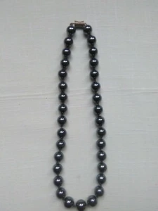 collana anni 50 in pietra nera usata in ottimo stato di conservazione - Foto 1 di 3