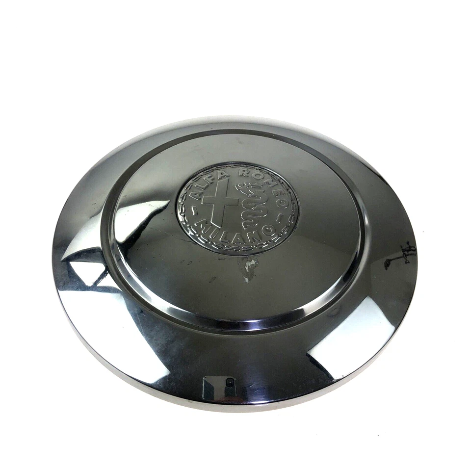 Alfa Romeo Milano Stainless Hub Cap  RARE Vintage OEM Foto 1 de 4