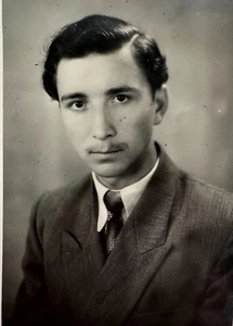 Chico guapo cariñoso atractivo joven gay interior foto retrato vintage - Imagen 1 de 3