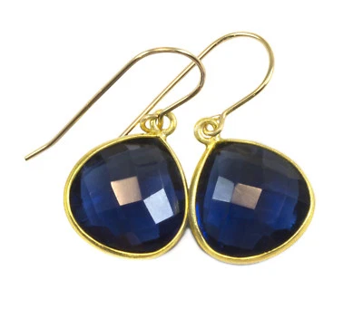 Pendientes simulados de zafiro bisel azul faceta lágrimas simples oro de ley de 14 k Foto 1 de 4