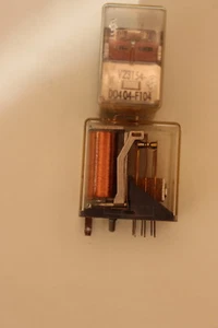 Relé Nr559 relé de peine V23154-D0404-F104 35-70 V 2 cambiador 250V 5Amp. 1 unidad - Imagen 1 de 1