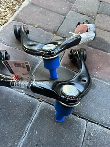 11 Ford f150 Control Arms Assembly Motorcraft MCF-2387 and MCF-2388 Front Both - Picture 1 of 4