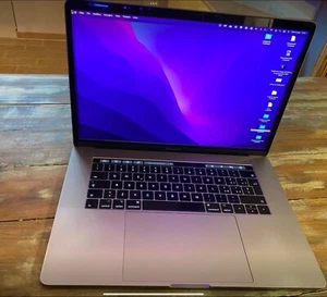 Apple MacBook Pro 15,4" Touch Bar (256GB SSD, Intel Core i7 7a generazione, 2,6 - Foto 1 di 9