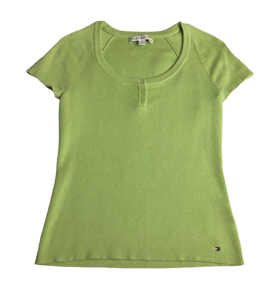 Top vintage Y2K Tommy Hilfiger para mujer M verde acanalado Henley manga corta preppy Foto 1 de 4