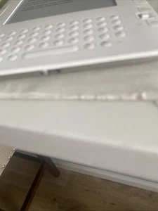 Amazon Kindle 2nd Generation Gen 2GB D00701 White Keyboard E-Reader. - Picture 1 of 10