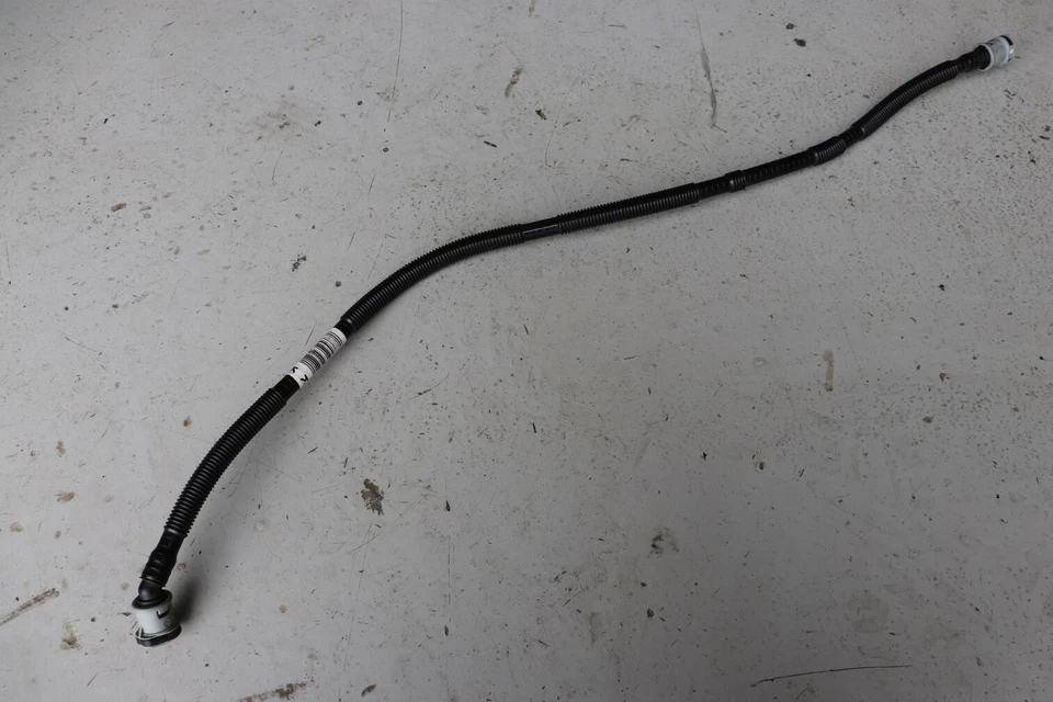 BMW M4 F82 2014 Fuel Tank Filler Neck Vent Hose Pipe 7296997 J163 - Imagem 1 de 1
