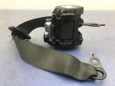 2017 - 2020 宝马 540I G30 原始设备制造商右后座皮带回扣器 | 黑色 634844600F — 第 1/4 张图片