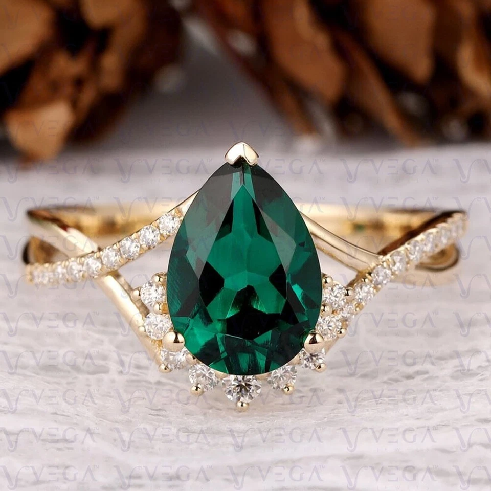 3.90Ct Pear Cut Natural Emerald & Diamond Engagement Ring 18K Yellow Gold Plated - Image 1 of 4