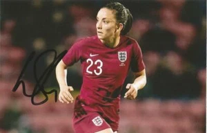 ENGLAND & MAN UNITED LADIES: LUCY STANIFORTH SIGNED 6x4 ACTION PHOTO+COA *PROOF* - Picture 1 of 2
