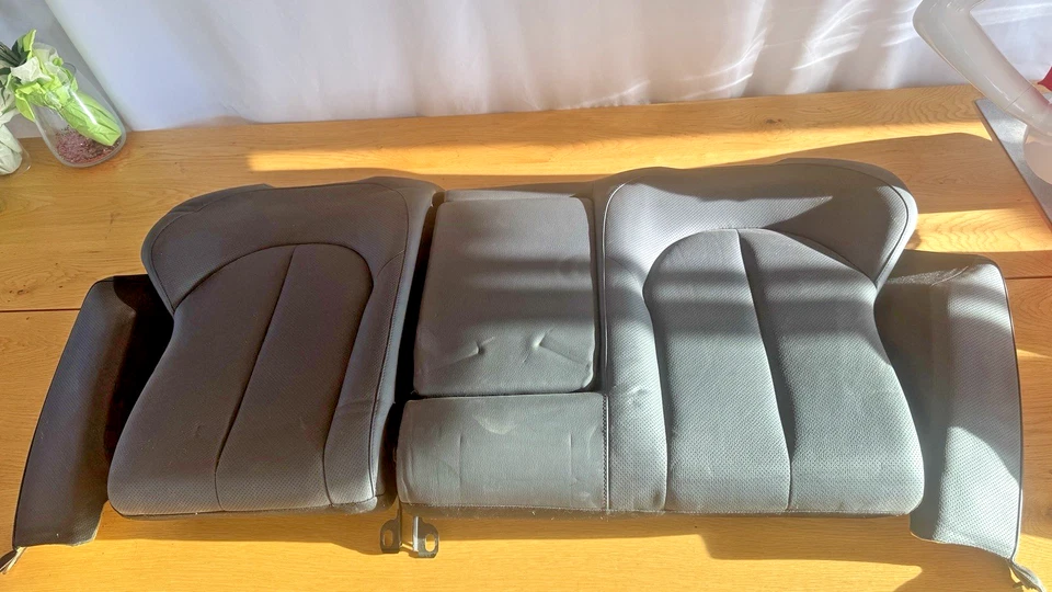 ✅ 04-09 MERCEDES W209 CUPÉ CLK550 CLK320 CLK350 RESPALDO TRASERO SUPERIOR 9E26 801 Foto 1 de 4