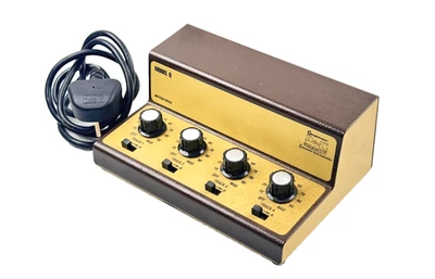 GAUGEMASTER 00 GAUGE - "MODEL Q" FOUR 4 TRACK DC CASED CONTROLLER - UNBOXED - Image 1 of 2