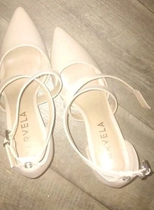 Heel Shoes - Picture 1 of 2