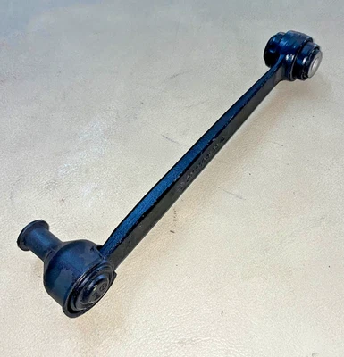 Mercedes-Benz Rear Outer Control Arm - 201-350-32-53 - For MBZ 190D, 190E & More - Image 1 of 4