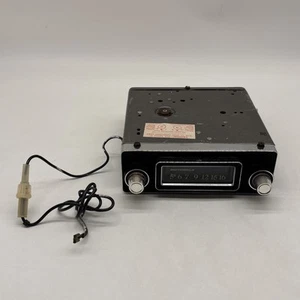 Vintage MOTOROLA Solid State CAR AM RADIO For Parts As Is! - Picture 1 of 17