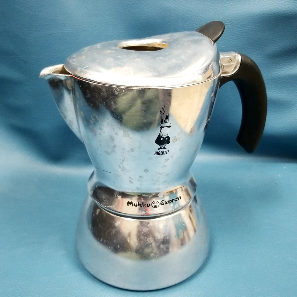 Máquina de capuchino Bialetti Mukka Express H17 cromada negra Casa Italia Foto 1 de 4