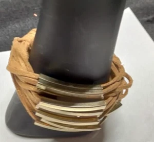 "GOLDTON POLIERTE BARS MEHRERE LEDER STRÄNGE ARMBAND GROSSE SCHLIESSE 8" - Bild 1 von 7