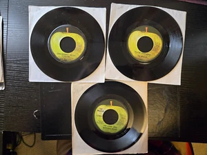 Apple Beatles 45's 3 different Discs 2-George Martin 1-Phil Spector Great shape - Picture 1 of 15