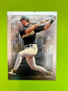 1995 Topps Embossed #107 Mark McGwire Oakland Athletics NrMt - Picture 1 of 2
