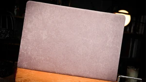 Elegant Close-up Pad (Lavender Purple) by TCC magic tricks - Picture 1 of 5
