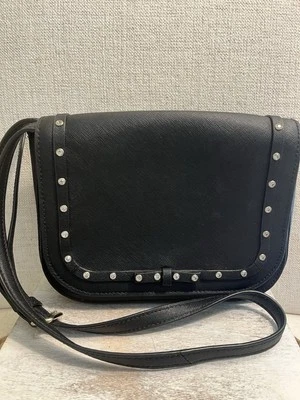 Bandolera Kate Spade negra con pedrería transparente  Foto 1 de 4