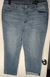 $99 Women’s Chico's 2.5 So Slimming girlfriend Slim-fit crop roll-cuff jeans - Picture 1 of 11