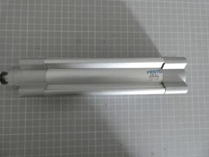 Festo Pneumatikzylinder DSBC-32-100-PPSA-N3; 1376471 K508 - Bild 1 von 5