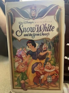 Walt Disney Snow White & The Seven Dwarfs VHS Movie Masterpiece Collection Seal - Picture 1 of 1