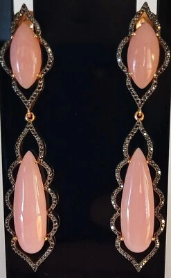 Pendientes colgantes de oro rosa de 14 quilates de 12,58 quilates con ópalo rosa y diamantes negros de 2,5" Foto 1 de 4