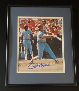 Pete Rose Signed & Framed 8x10 - Philadelphia Phillies - Picture 1 of 3