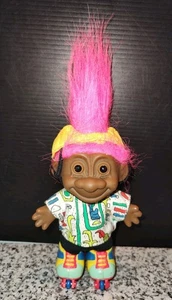 Bambola troll Russ 5" con pattini in linea / lame a rulli. Capelli rosa. Raro vintage - Foto 1 di 10
