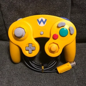 Club Nintendo Wario GameCube Yellow Controller Limited Edition - Picture 1 of 13