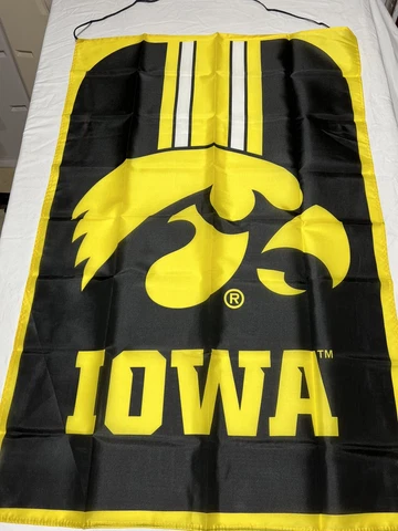 Iowa Hawkeye Flag - Hawkeye Cape NCAA Football Fan Flag - Tailgate Flag Fan Cape Cover