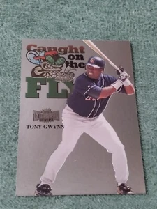 1999 Metal Universe #239 San Diego Padres Hall of Famer Tony Gwynn - Picture 1 of 2