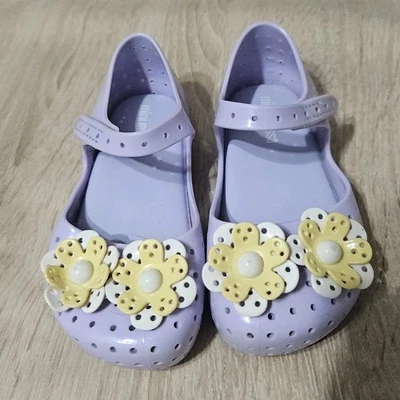 Mini zapatos de vestir morados Melissa talla 8 para niñas pequeñas flores amarillas planos Foto 1 de 4