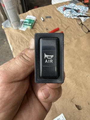 HINO 258 268 338 AIR HORN DASH SWITCH - Image 1 of 2