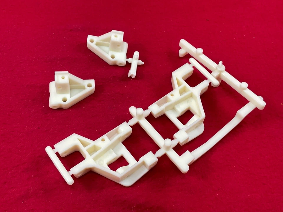 TEAM ASSOCIATED RC10 GREEN EDITION FRONT SUSPENSION ARMS MOUNTS a-arms 40TH 60TH - Image 1 of 1