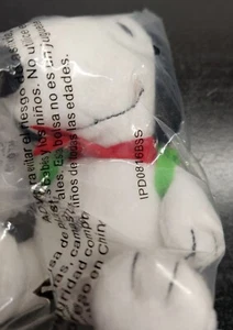 Metlife 2016 Snoopy Plush Toy With Red Bow Tie & Green Scarf Peanuts Character - Picture 1 of 5