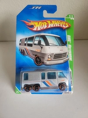 Autocaravana Hot Wheels Regular Treasure Hunt GMC 2009 ampolla agrietada  Foto 1 de 4