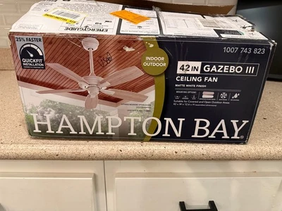 Gazebo III 42 in. Indoor/Outdoor Wet Rated Matte White Ceiling Fan used - Image 1 of 2